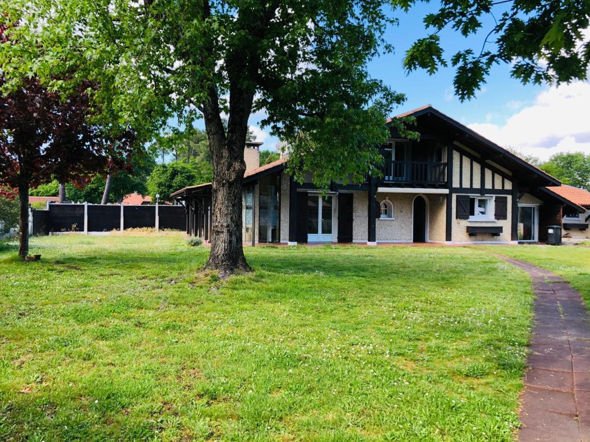 Вилла Studio Dans Belle Maison Landaise Арес Экстерьер фото